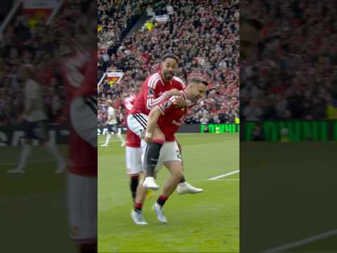 Luke Shaw’s First Goal Of The Season! 👏