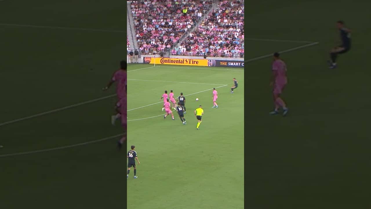 Bruno Damiani taps it in for #doop 🐍