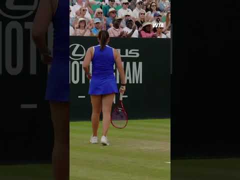 Navarro levels things up and forces a one-set shootout for the title against Bouzkova.