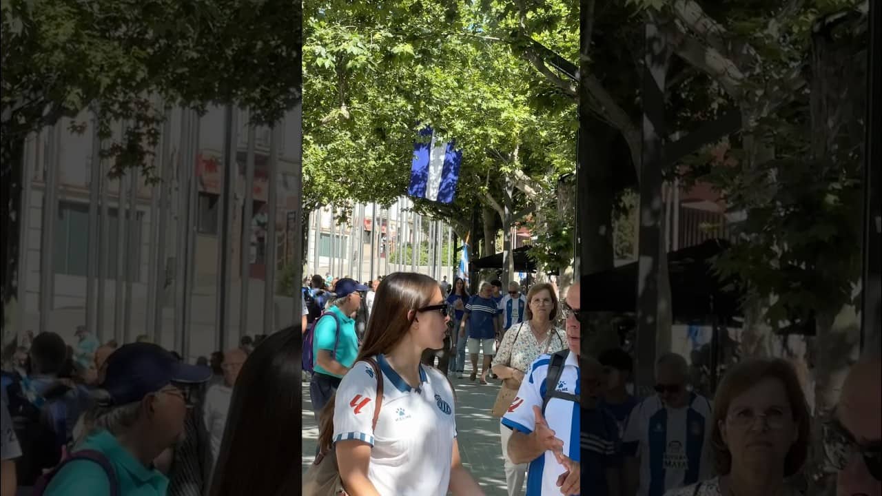 Olot es vesteix de blanc-i-blau a l’Aplec dels Volcans 🌋 #RCDE