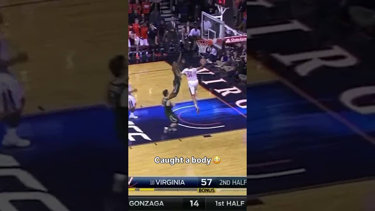 Get out of the way πͺ #virginiacavaliers #accbasketball #collegebasketball