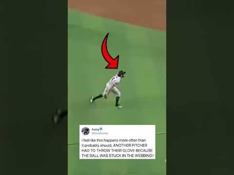 he broke his glove š¬