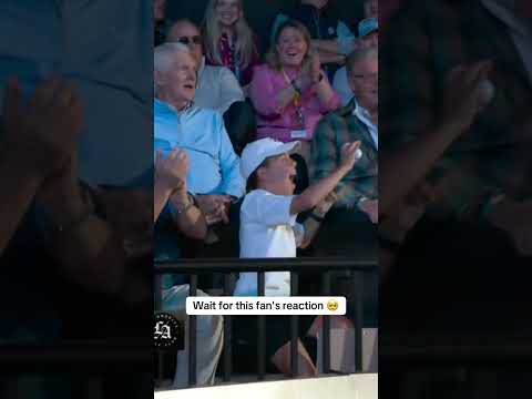 Sahith Theegala made this fan's day 👏