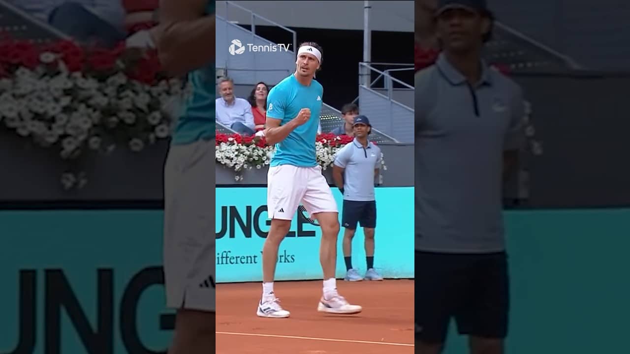 A rocket from Zverev! ๐
