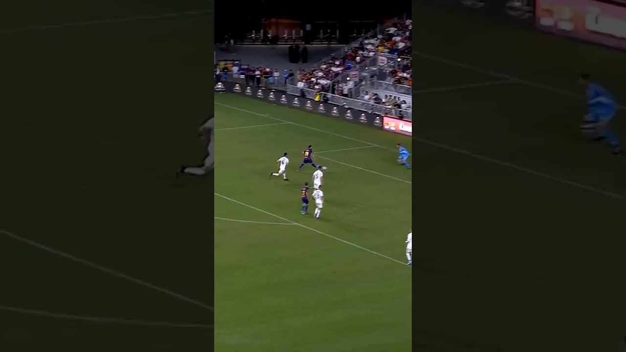 The El Clásico Legends opening goal 🔥 #shorts #fcbrcelona #ElClásico