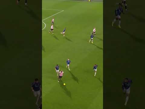 GOALKEEPER FROM OUTTA NOWHERE!