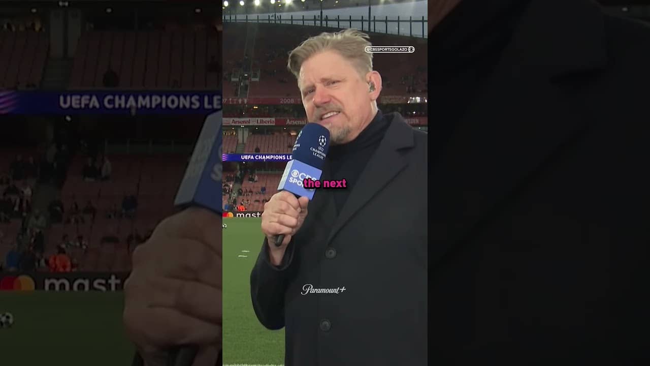 Peter Schmeichel drops the origin story of why Sir Alex Ferguson started wearing glasses at games π€―