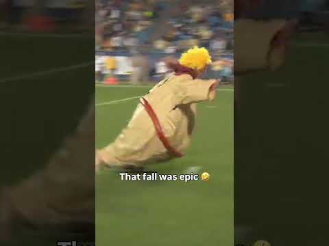 How do you run with those costumes on π
#accfootball #collegefootball