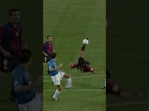 π
OTD, Rivaldo defied gravity β¨ #shorts #fcbarcelona #rivaldo