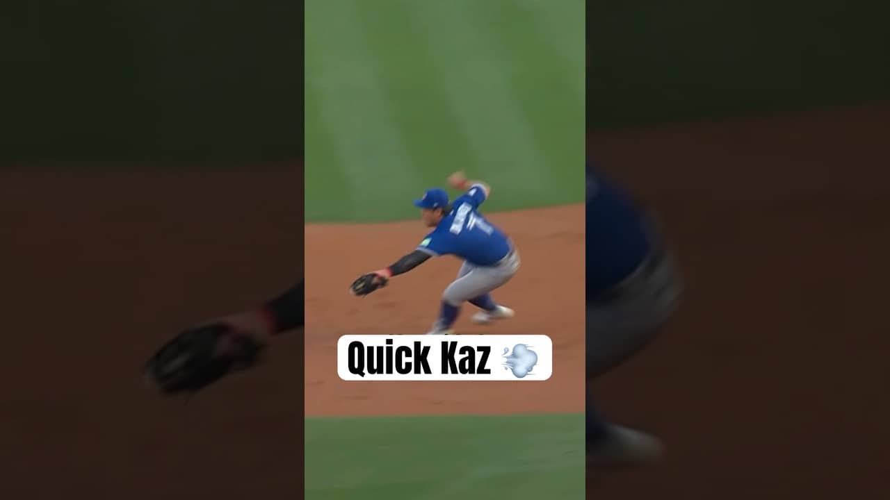 A smooth play from Kazuma Okamoto ๐ #MLB #BlueJays