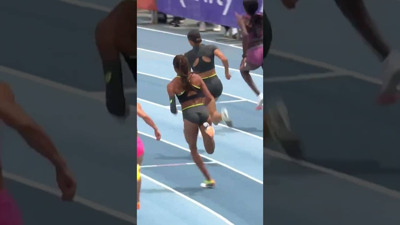 Sydney McLaughlin-Levrone stepped down to the 200m and put on a show in LA ๐ฅ #track #usatf