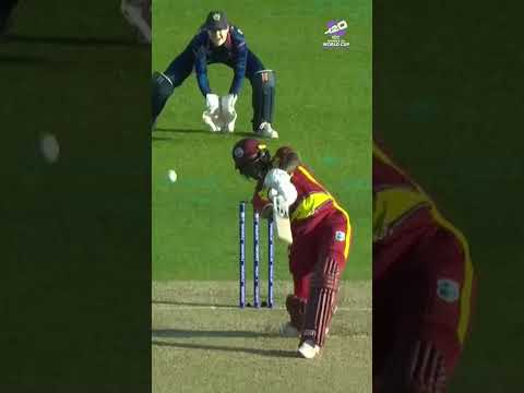 Big-hitting a feature from the @BudweiserIndia Smooth Sixes at the #T20WorldCup 😲
