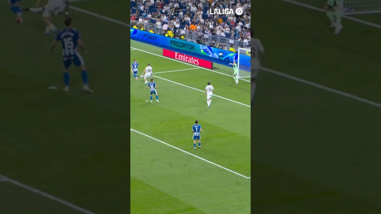 El paloooooooooooo 🤯 #laligahighlights #laligaeasports #DeportivoAlavés
