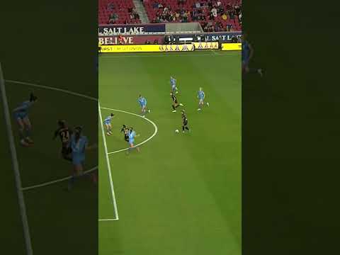 The feed from Mina Tanaka 🎯 The finish by Cloé Lacasse 🔥