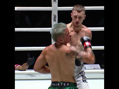 DESTRUCTIVE π€― Denis Dotsenko KOs Petgarfield in stunning fashion!