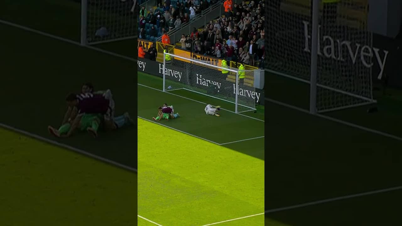 A crucial interception 🧱 #premierleague #burnleyfc #football