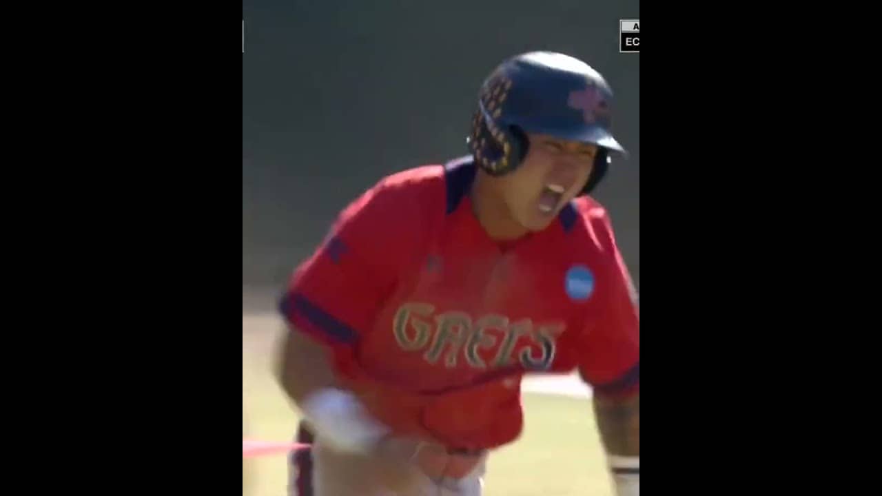 SAINT MARY'S ELIMINATES THE NO. 1 OVERALL SEED UCLA IN WALK-OFF FASHION š±