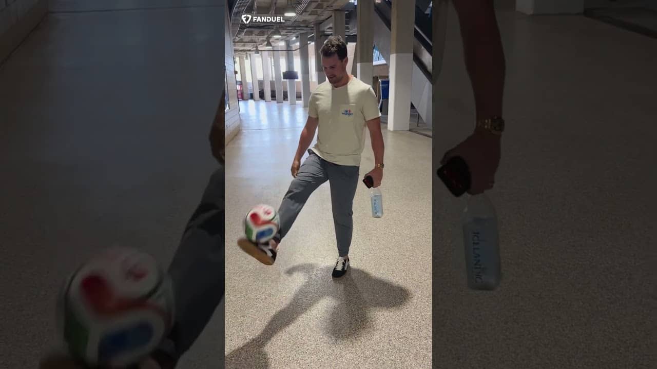 Royals Players Show Off Their Juggling Skills #kcroyals #WorldCup #juggling #FIFA