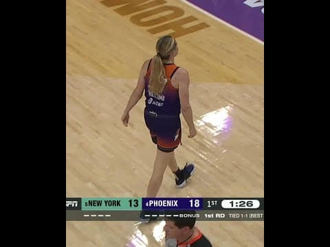 Leonie Fiebich shaken up after collision with Kahleah Copper 😬 Fiebich would return to the game