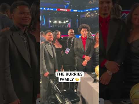 Brayden Burries poses with his family for pictures at the 2026 NBA Draft 🤝