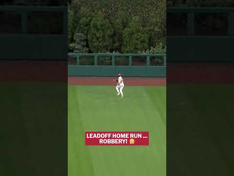 Brandon Marsh ROBBED Ronald Acuña Jr. of a leadoff homer 😳