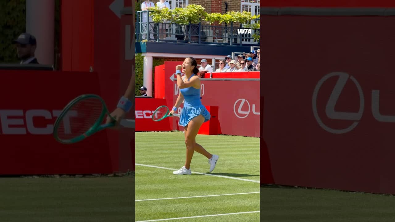 On home turf 🏡🌱Emma Raducanu gets the win over Blinkova in London! #WTA #HSBCChampionships