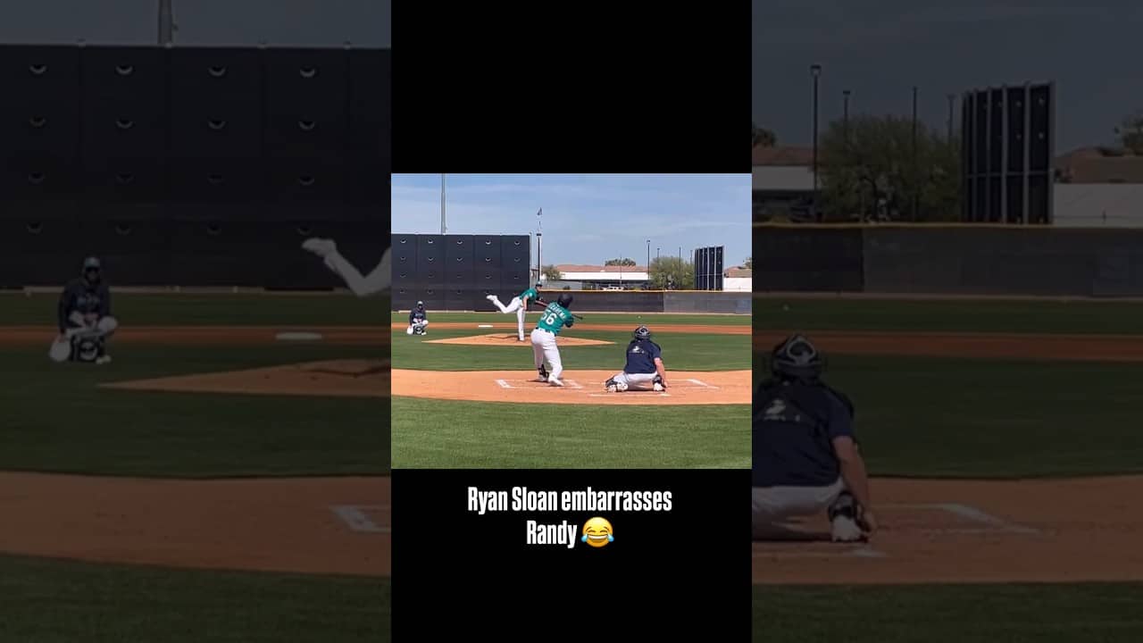 Ryan Sloan embarrasses Randy ๐